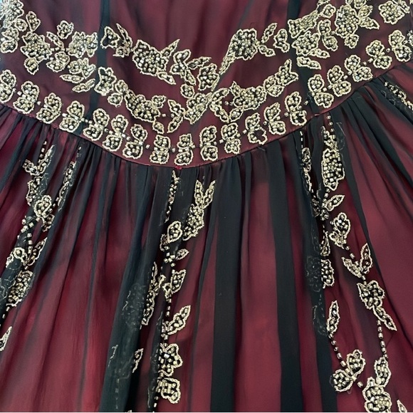 Adrianna Papell Burgundy, Black, & Gold Beaded Silk Cocktail Dress Size 4 - Picture 9 of 12